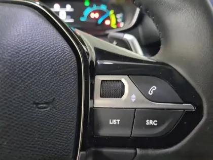 Photo 30 Peugeot 208  Hybrid 100 e-DCS6