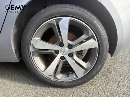 Photo 10 Peugeot 308  BlueHDi 130ch S&S EAT8