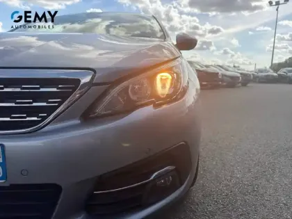 Photo 19 Peugeot 308  BlueHDi 130ch S&S EAT8