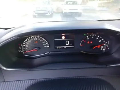 Photo 9 Peugeot 208  PureTech 100 S&S BVM6