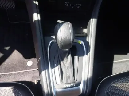 Photo 12 Renault Captur  E-Tech full hybrid 145