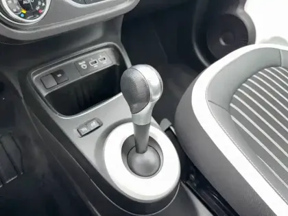 Photo 9 Renault Twingo  III E-Tech