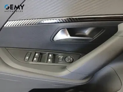 Photo 15 Peugeot 2008  Hybrid 145 e-DCS6