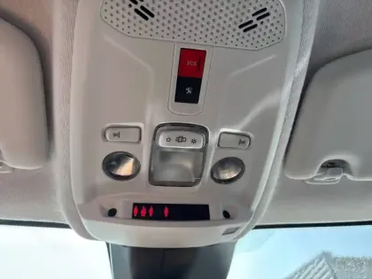 Photo 19 Peugeot 208  Electrique 50 kWh 136ch