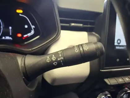 Photo 29 Renault Clio  E-Tech full hybrid 145