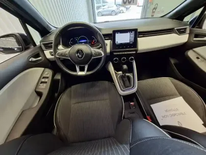 Photo 9 Renault Clio  E-Tech full hybrid 145