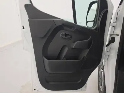 Photo 12 Renault Master  FGN TRAC F3500 L2H2 BLUE DCI 135