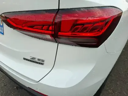 Photo 6 Mg ZS  1.5 L Hybrid+ 197 ch