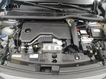 Photo 11 Peugeot 2008  Hybrid 136 e-DCS6