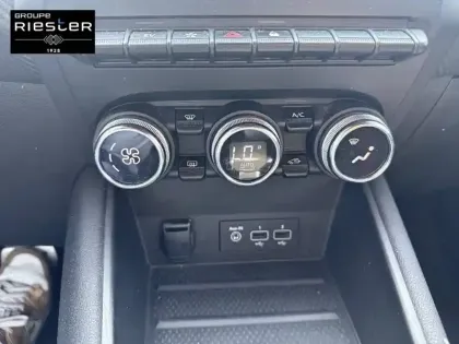 Photo 15 Renault Captur  E-Tech 145 - 21