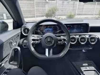 Photo 15 Mercedes Classe A  200 d