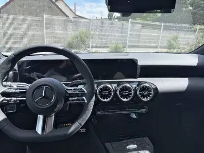 Photo 11 Mercedes Classe A  200 d