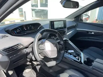 Photo 11 Peugeot 5008  Hybrid 136 e-DCS6