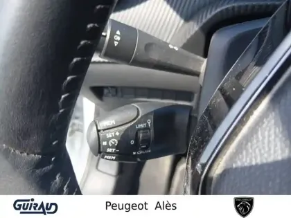 Photo 17 Peugeot 208  PureTech 100 S&S BVM6