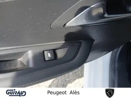 Photo 13 Peugeot 208  PureTech 100 S&S BVM6