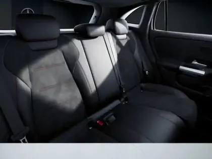 Photo 8 Mercedes GLA  200 d AMG Line