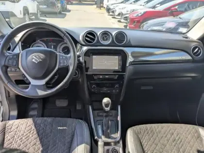 Photo 11 Suzuki Vitara  1.5 Dualjet Hybrid 115ch Privilège Auto 4x4 Allgrip