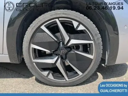 Photo 11 Peugeot 208  1.2 Hybrid 110ch GT e-DCS6