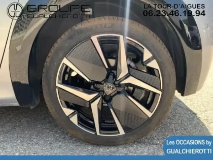 Photo 13 Peugeot 208  1.2 Hybrid 110ch GT e-DCS6