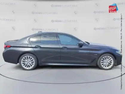 Photo 18 BMW Serie 5 Série 5 545eA xDrive 394ch M Sport Steptronic