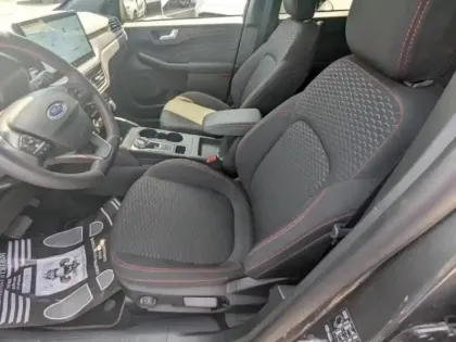 Photo 10 Ford Kuga  2.5 Duratec 180ch Hybrid FlexiFuel ST-Line Powershift