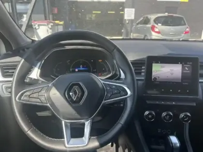 Photo 13 Renault Captur  1.6 E-Tech hybride 145ch Intens -21