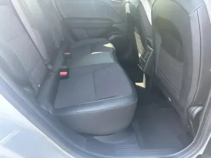 Photo 11 Renault Captur  1.6 E-Tech hybride 145ch Intens -21