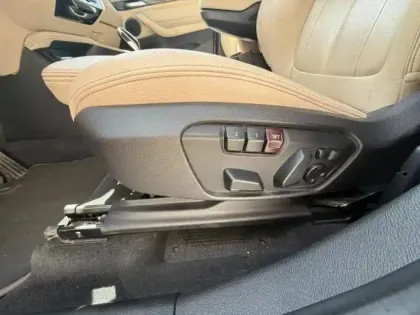 Photo 12 BMW X1  sDrive18iA 140ch xLine DKG7