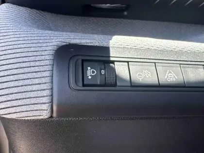 Photo 14 Citroën C3 Aircross  1.2 Hybride 145ch MAX e-DCS6