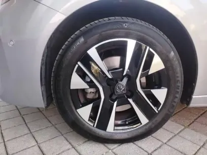 Photo 9 Peugeot 208  1.2 Hybrid 110ch Allure e-DCS6