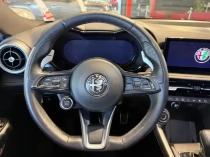 Photo 10 Alfa Romeo Tonale  1.5 Hybrid 130ch Edizione Speciale TCT