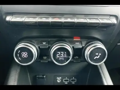 Photo 9 Renault Captur  Initiale Paris E-TECH Plug-in 160