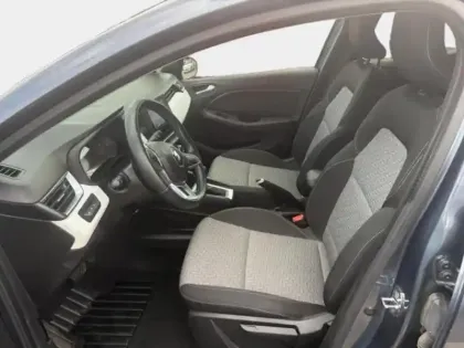 Photo 8 Renault Clio  1.6 E-Tech hybride 145ch Evolution