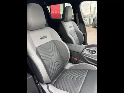 Photo 7 Jeep Compass  1.6 Turbo T4 225ch e-Hybrid Plug-in First Edition BVR7