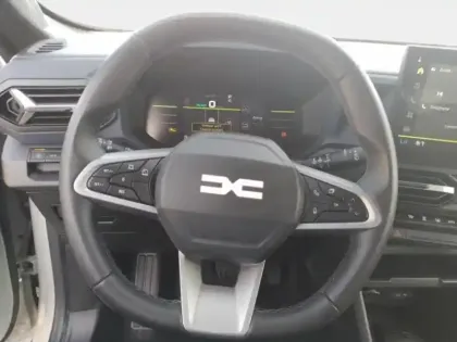 Photo 14 Dacia Duster  1.6 hybrid 140ch Journey