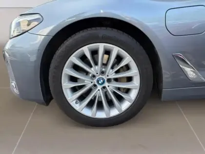 Photo 7 BMW Serie 5 Série 5 Touring 530eA xDrive 292ch Luxury Steptronic 10cv