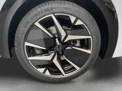 Photo 9 Peugeot 208  1.2 Hybrid 145ch GT Exclusive e-DCS6