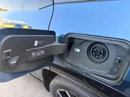 Photo 9 Jeep Compass  1.6 Turbo T4 225ch e-Hybrid Plug-in Summit BVR7