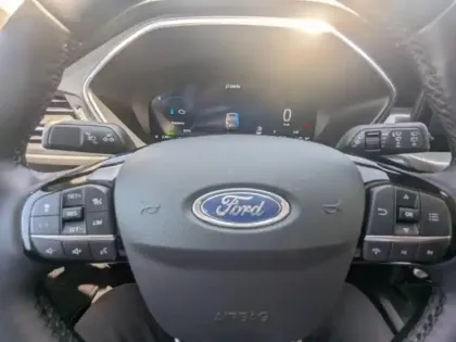 Photo 15 Ford Kuga  2.5 Duratec 180ch Hybrid FlexiFuel Titanium Powershift