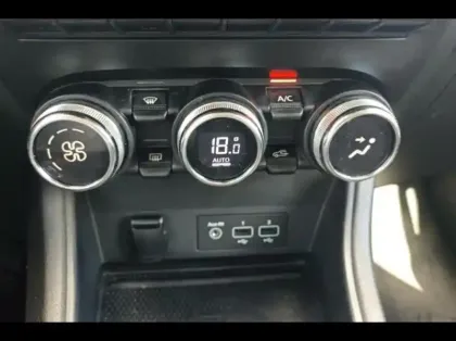 Photo 12 Renault Captur  1.3 TCe 140ch Intens
