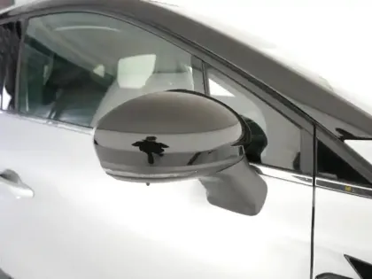 Photo 13 Renault Captur  1.6 E-Tech hybride 145ch Intens -21