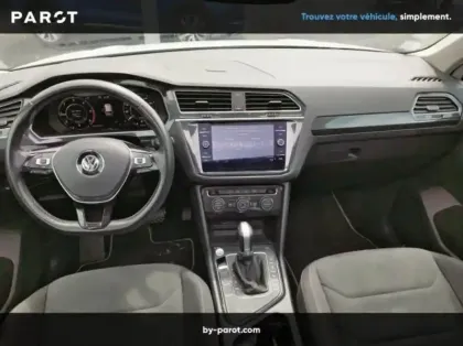 Photo 8 Volkswagen Tiguan 2.0 TDI 150ch Black R-Line DSG7 Euro6d-T
