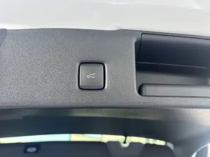 Photo 18 Ford Kuga 2.5 Duratec 180ch Hybrid FlexiFuel ST-Line X Powershift