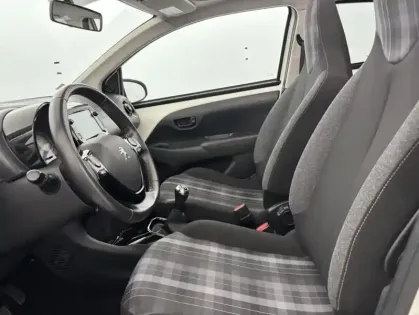 Photo 36 Peugeot 108 VTi 72 Top! Style 5p