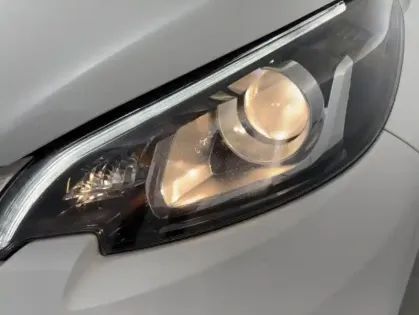 Photo 53 Peugeot 108 VTi 72 Top! Style 5p