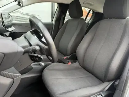 Photo 18 Peugeot 208 II 100 ch Style