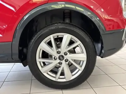 Photo 12 Audi Q2 35 TDI 150CH Car Play Radar Ar