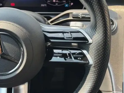 Photo 13 Mercedes Classe C  300 e Hybrid EQ Berli