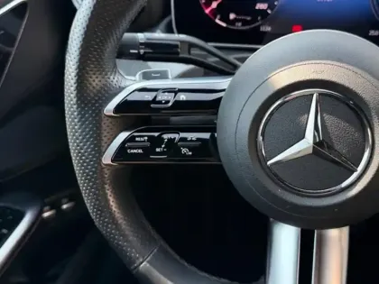 Photo 12 Mercedes Classe C  300 e Hybrid EQ Berli