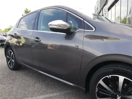 Photo 11 Peugeot 208 BLUEHDI 100CH S&S BVM5